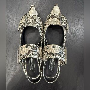 🆕🐍🩰Jeffrey Campbell🩰🐍Lilly Buckle Slingback Flats in Snake Print Size 7